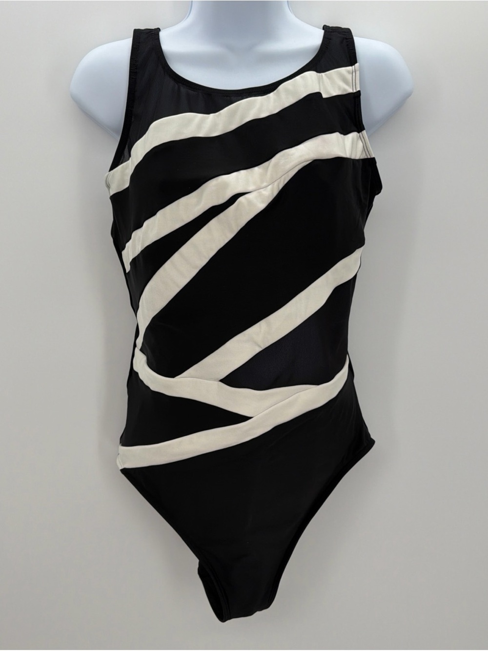 Miraclesuit Ladies One Pice Swimsuit Black And White Mesh Size 16